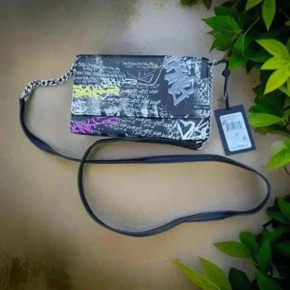 DKNY Wallet on a Chain - Picture 1 of 8